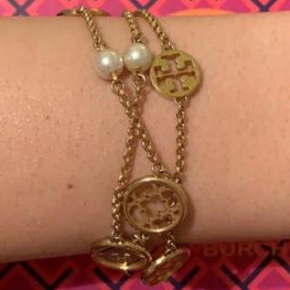 Tory Burch triple strand pearl logo bracelet - Picture 6 of 8